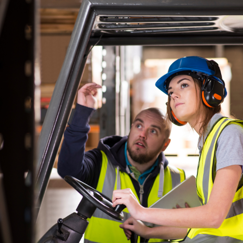 Capacitación Técnica en Hincado de Postes